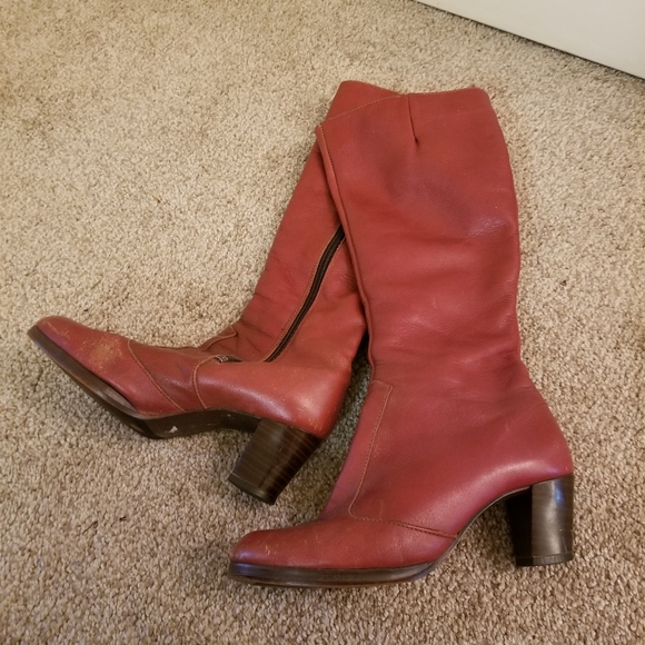 Vintage red leather heeled boots, sz 6.5 - Picture 2 of 3